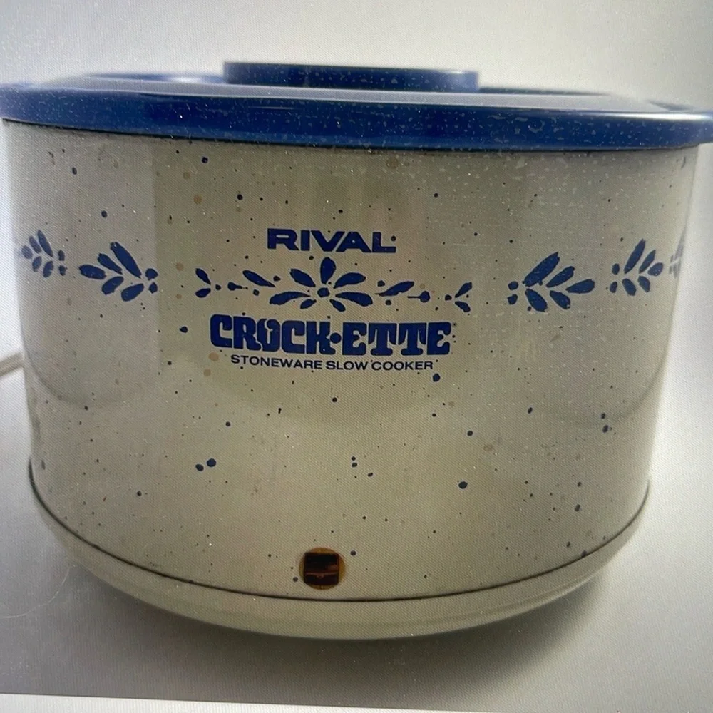 Rival Crockette Crock Pot Slow Cooker 1 Qt Country Blue and Beige Model 3205